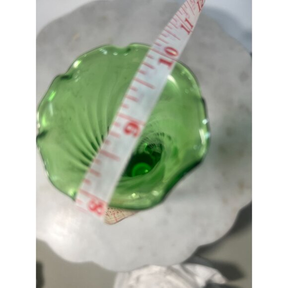 Vtg Green Swirl Glass Vase Hand-blown Flared Ruffled Clear Twisted Stem Bud - Picture 5 of 5